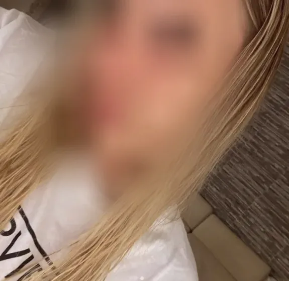 Emilia, 20
