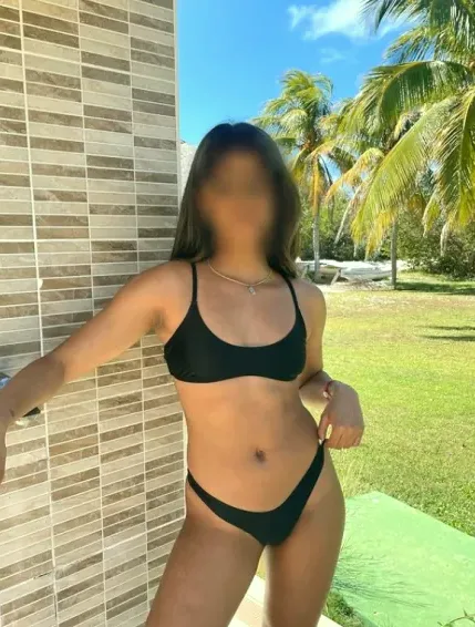 Emily, 29