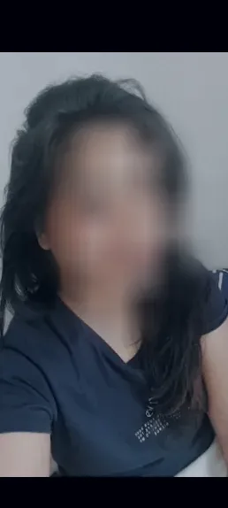Larissa, 31