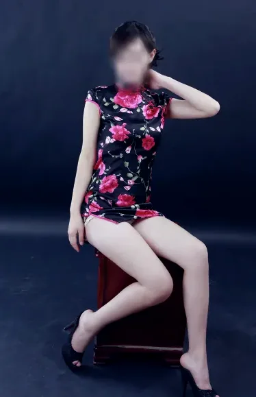 Melanie, 32