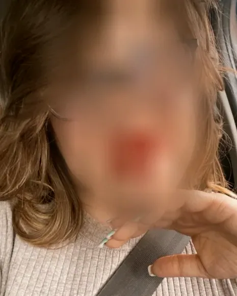 Neele, 38