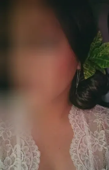 Saskia, 35