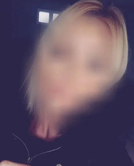 Sina, 25