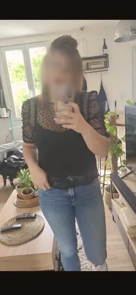 Vanessa, 34